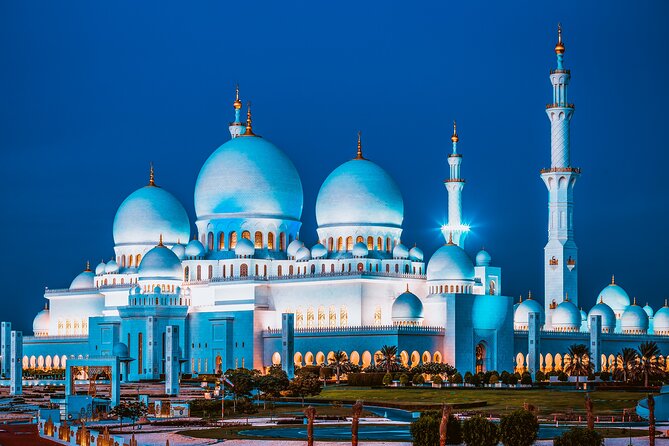 Full Day Abu Dhabi City Tour Sheikh Zayed Grand Mosque from Dubai - Etihad Towers: a fast look at modern Abu Dhabi