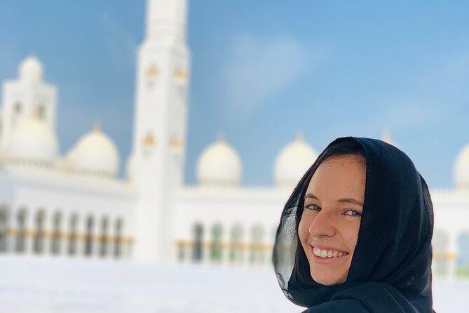 Full-Day Tour to Abu Dhabi with Pick Up - The Corniche and Abu Dhabi’s public face