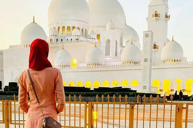 Guided Abu Dhabi City Tour with Sheikh Zayed Grand Mosque - A guide can turn the long drive into part of the tour