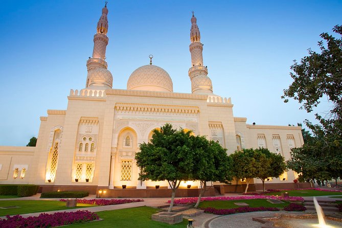 Half Day Dubai City Tour With Burj Khalifa At The Top Ticket - Dubai Mall gives you a huge indoor pause