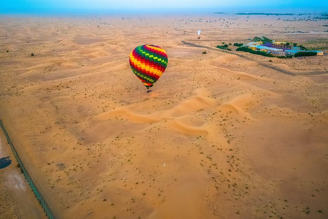 Hot Air Balloon Ride Over Dubai Desert inlcuding Transfers - Sunrise, wildlife, and the desert below