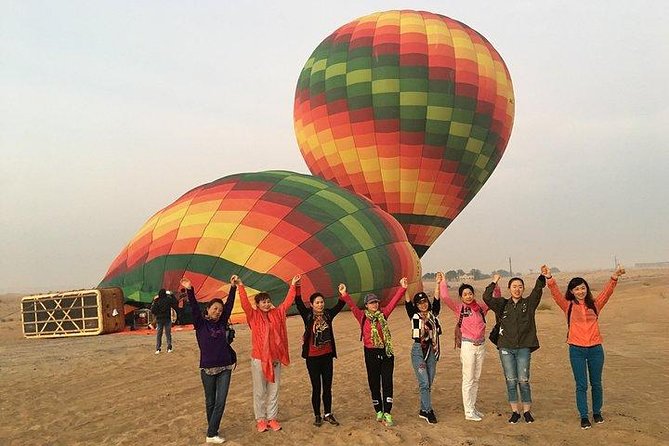 Hot Air Balloon Ride Over Dubai Desert inlcuding Transfers - Group size, comfort, and what to wear