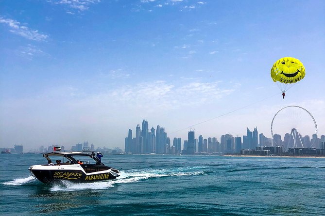 Jumeirah Beach Parasailing Experience in Dubai - What the crew does well