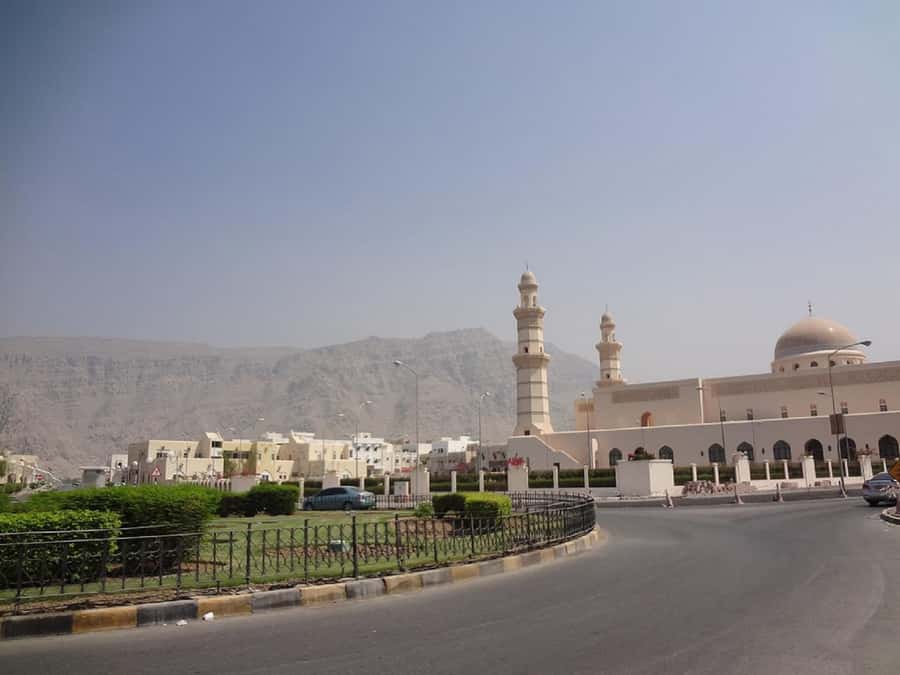 Khasab: Private City Tour and Wadi Qadah - Entering the 16th-Century Fort