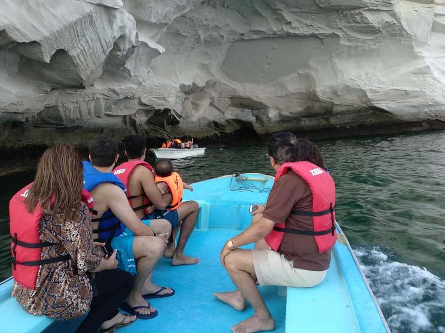 Mystic Musandam Full-Day Sea Safari - Lunch on board and what is included