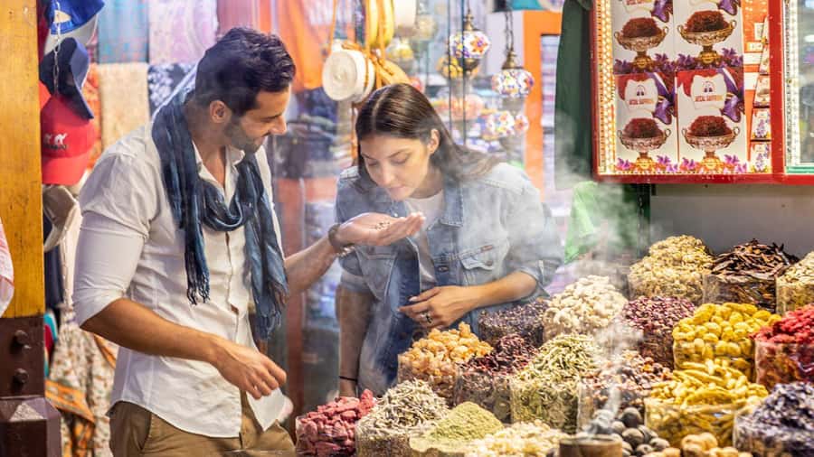Old Dubai Heritage Tour: Souks, Mosques & more hidden gems! - Zabeel Palace and Dubai’s royal image