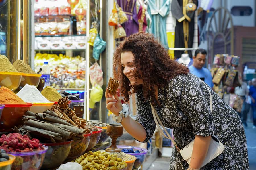Old Dubai: Premium Guided Tour with Street Food & Abra Ride - The abra crossing on Dubai Creek