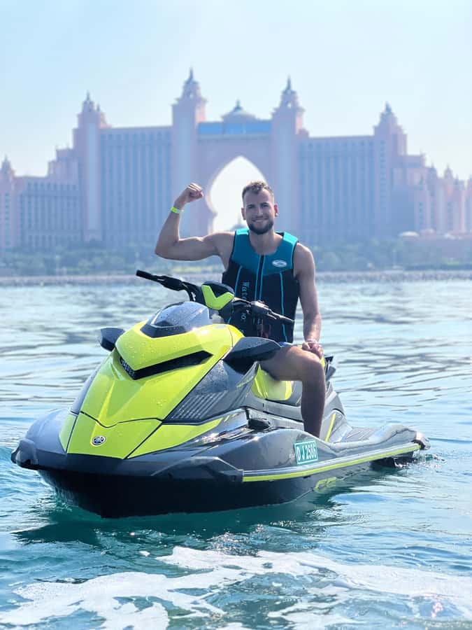 Palm Jumeirah: 1.5-Hour Guided Jet Ski Tour - The private island and super-yacht glimpse