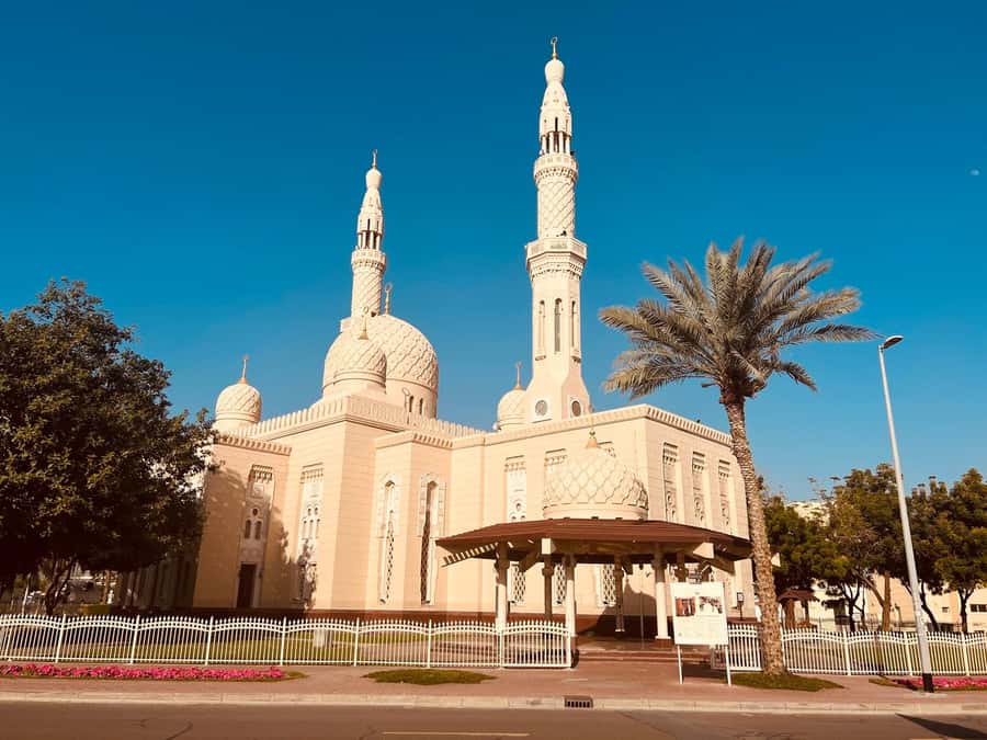 Premium Dubai City Sightseeing Tour in SUV - The Blue Mosque and a calm cultural stop