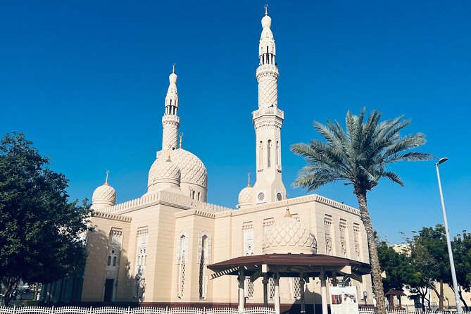 Premium Full Day Dubai City Sightseeing Tour - Jumeirah Mosque: a calm cultural beginning