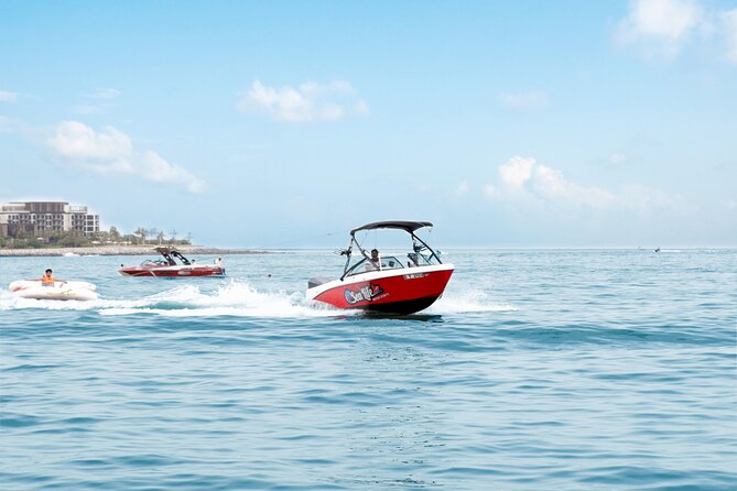 Private 1 Hour Boat Ride in Dubai - The speed question: sightseeing or adrenaline?