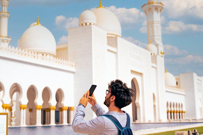 Private Abu Dhabi City Tour : Sheikh Zayed Mosque & Heritage Village - What the guide adds to the experience