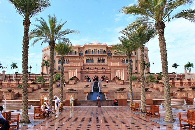 Private Abu Dhabi City Tour with Pick Up - Emirates Palace and the Corniche area