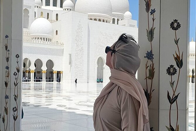 Private Abu Dhabi City Tour with Pick up from Dubai or Abu Dhabi - One hour at Sheikh Zayed Grand Mosque