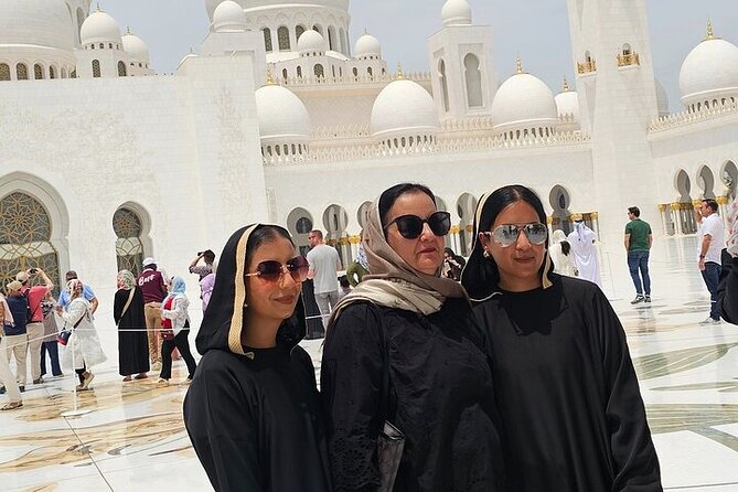 Private Abu Dhabi City Tour with Pick up from Dubai or Abu Dhabi - Emirates Palace and the Corniche