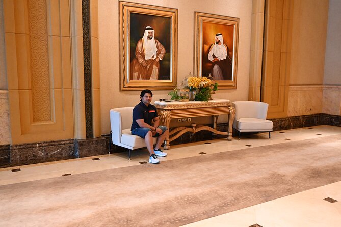 Private Abu Dhabi Sightseeing Tour from Dubai - What the guide adds to a private day