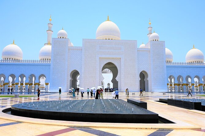 Private Abu Dhabi Sightseeing Tour from Dubai - Emirates Palace: a polished exterior photo stop