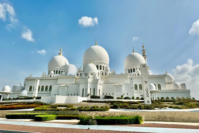 Private Abudhabi City Tour from Dubai - The Sheikh Zayed Grand Mosque deserves the opening slot