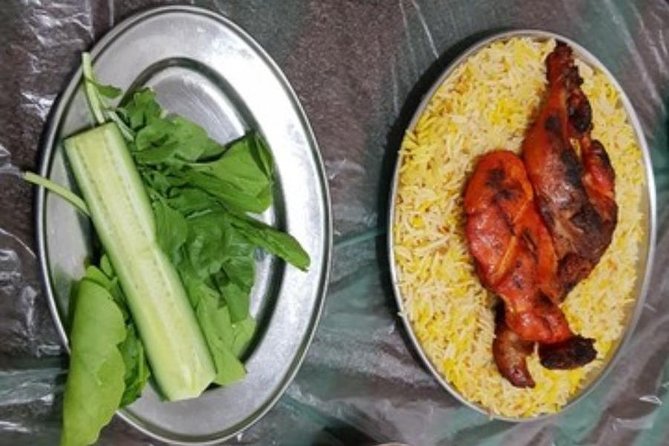 Private Dubai Street Food Tour . - What the guide adds to the food