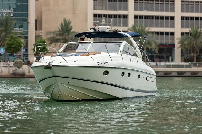 Private Luxury Everest Yacht Cruise from Dubai Marina - What a private Everest yacht cruise feels like