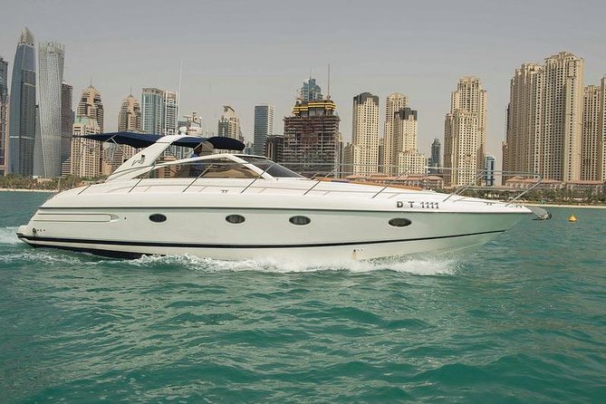Private Luxury Everest Yacht Cruise from Dubai Marina - Bluewaters Island and Ain Dubai