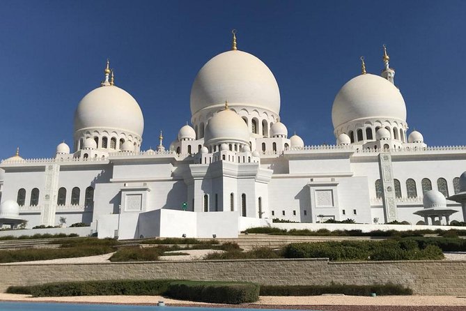 Private Sheikh Zayed Grand Mosque Tour - Why the Sheikh Zayed Grand Mosque deserves a guided visit