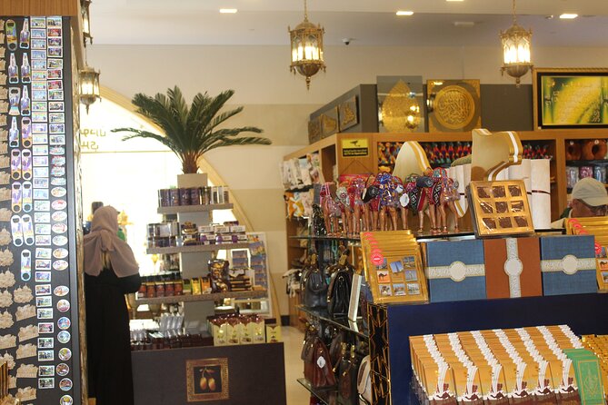 Private Sightseeing Tour in Abu Dhabi - The long approach along Sheikh Zayed Road
