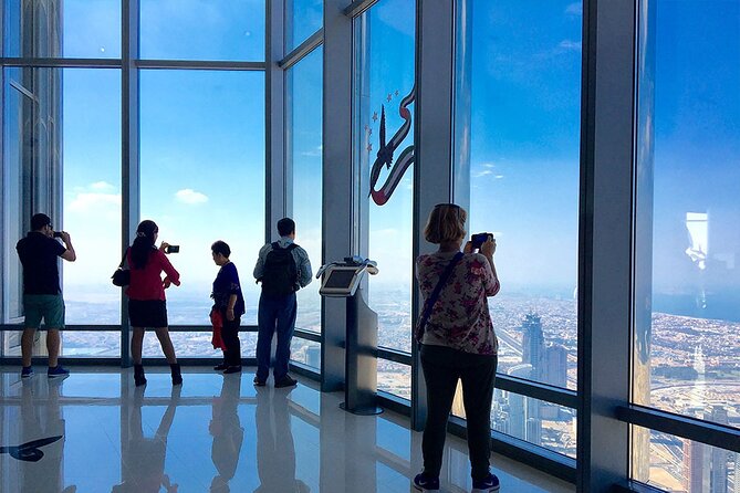 Private Tour: Dubai Frame, Burj Khalifa Entry and Dubai Fountain - One evening, three very different views of Dubai