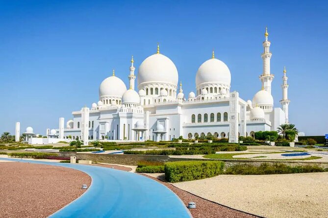 Private Tour in Abu Dhabi City with BAPS Temple - Corniche Beach offers a short waterfront pause