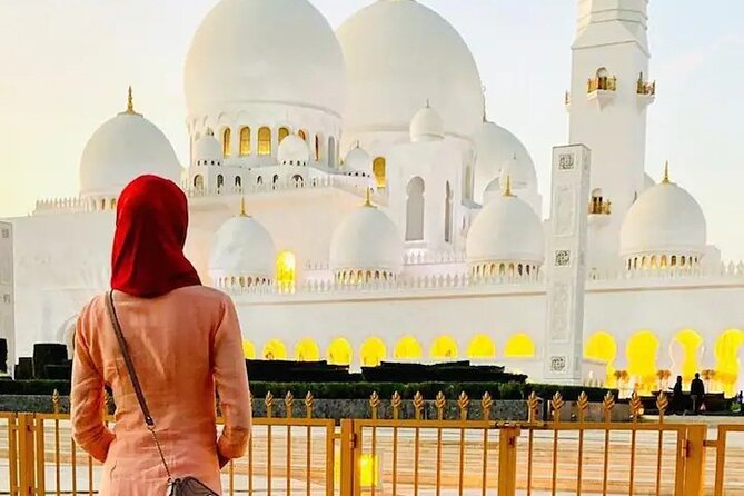 Private Tour in Abu Dhabi City with BAPS Temple - Etihad Towers and Emirates Palace show Abu Dhabi’s polished side
