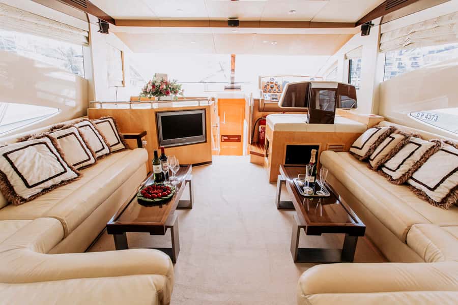 Private Yacht Dubai: 56ft - Choosing the right time and duration