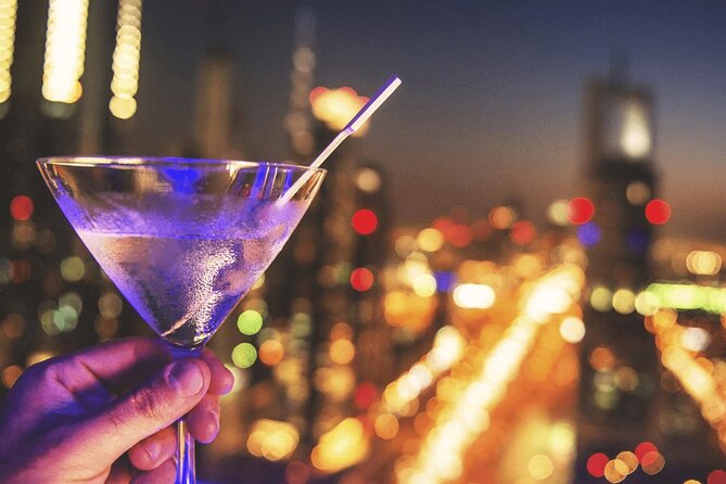 Pub Crawl Dubai: Nightlife Tours - The crowd and music are part of the gamble