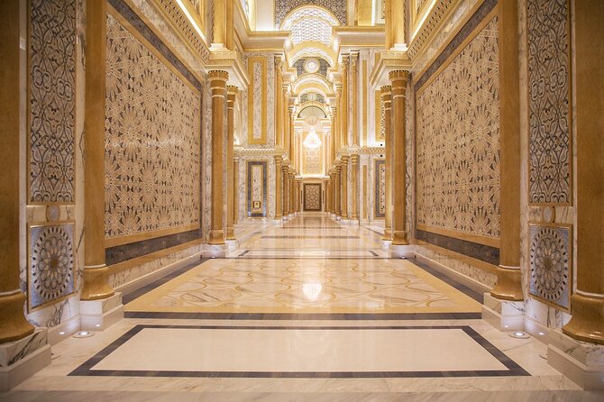 Qasr Al Watan Admission Ticket - The 350,000-crystal chandelier in Spirit of Collaboration