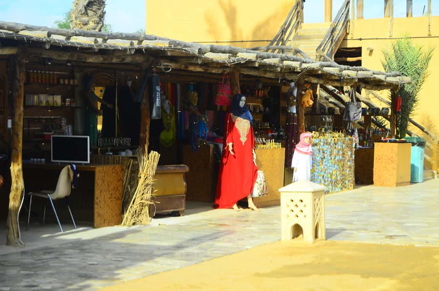 Ras Al Khaimah: Afternoon Desert Safari and BBQ Dinner - Tannora, belly dancing, and a lively finish