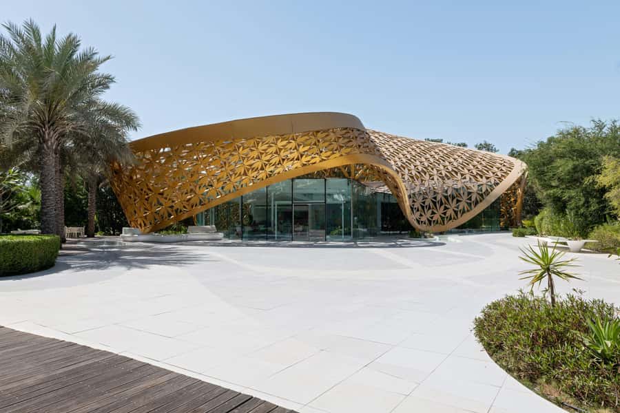 Sharjah: Al Noor Island Entry Ticket - Finding the best waterfront views