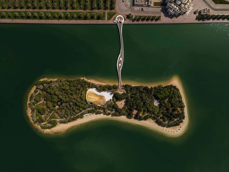 Sharjah: Al Noor Island Entry Ticket - Walking through the gardens and art installations