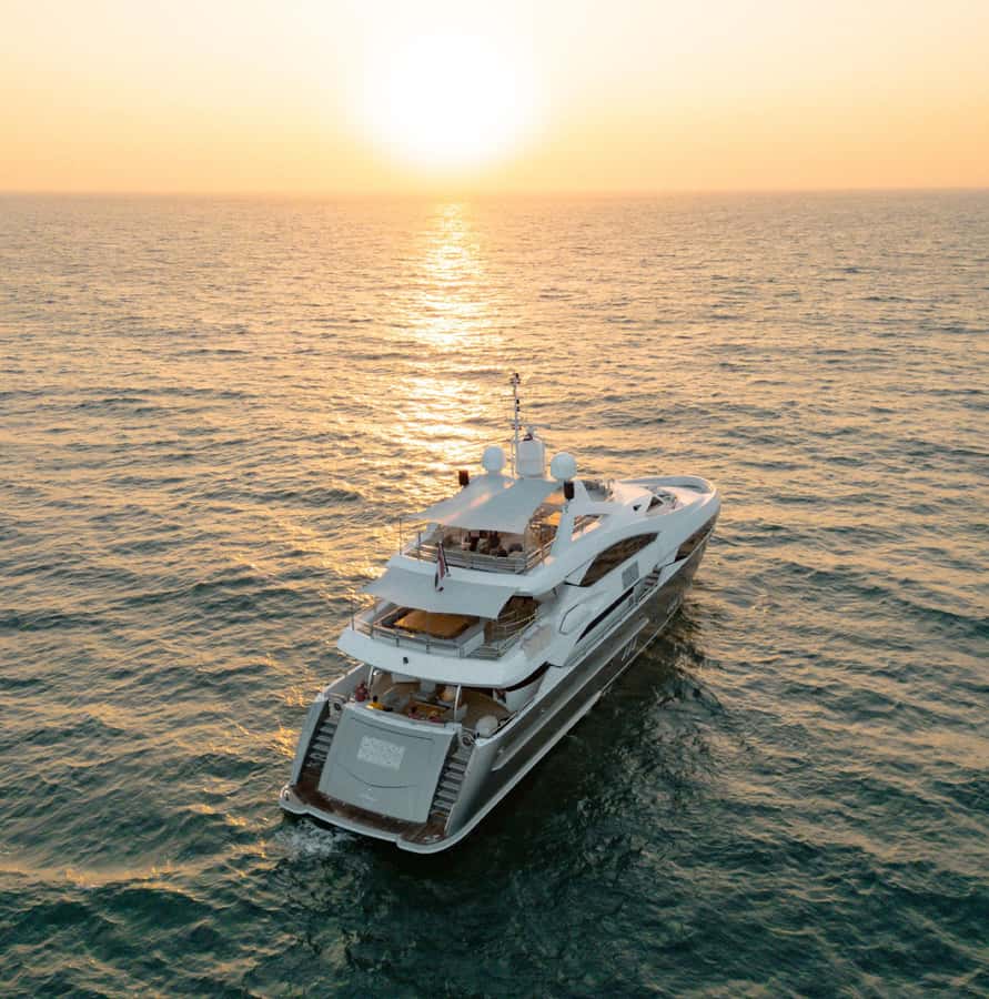 Sunseeker Superyacht: VIP Dinner, Premium Drinks& Live Music - The skyline from the water