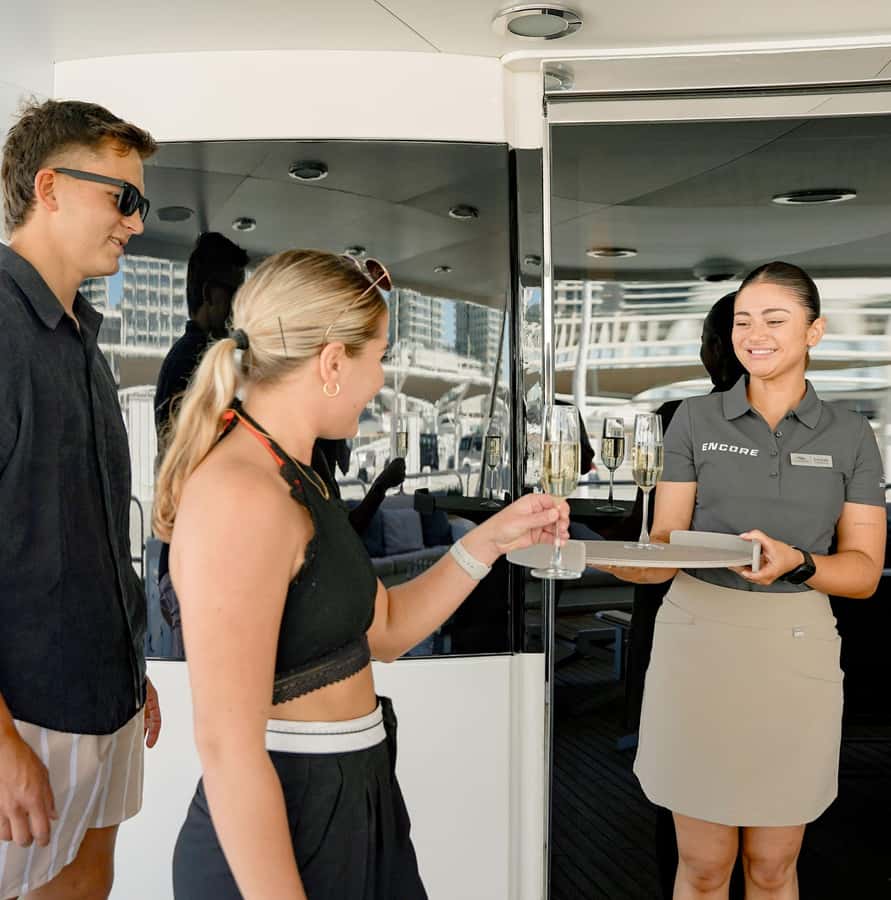 Sunseeker Superyacht: VIP Dinner, Premium Drinks& Live Music - Lounge beats and saxophone at sea