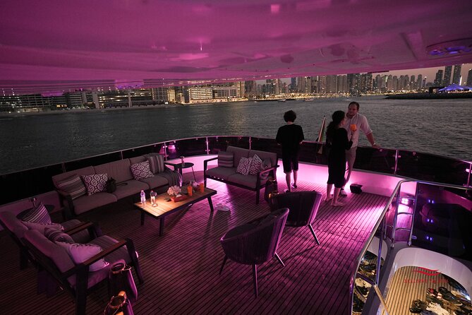 Superyacht Experience in Dubai with Dinner and Live Music - Included drinks and the evening bar setup