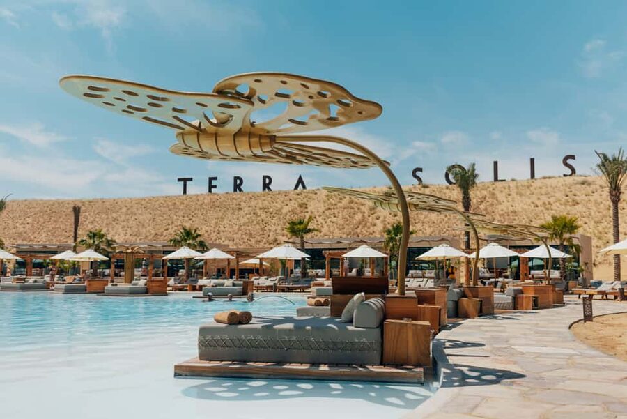 Terra Solis: Unwind and Re-Energize by the Pool - Choosing the right themed day