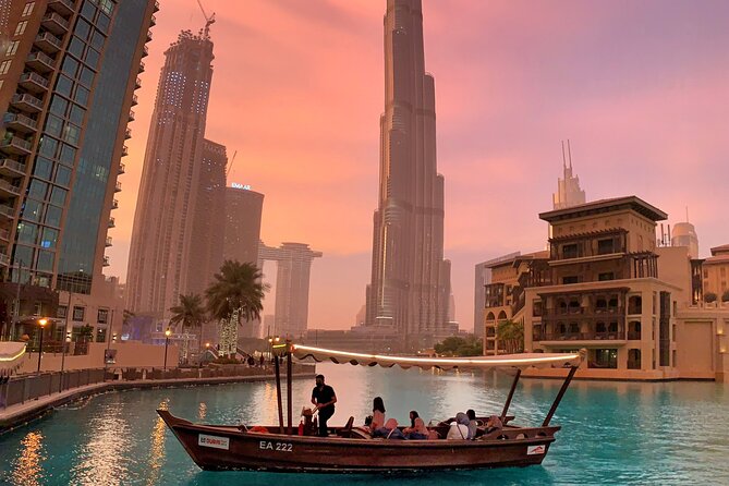 Traditional Abra Ride and Dubai Fountain Show at Burj Lake - A fountain show from the best angle