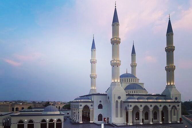 TRADITIONAL AND MODERN DUBAI,Discovering the past and the future - Dubai Marina and Ski Dubai