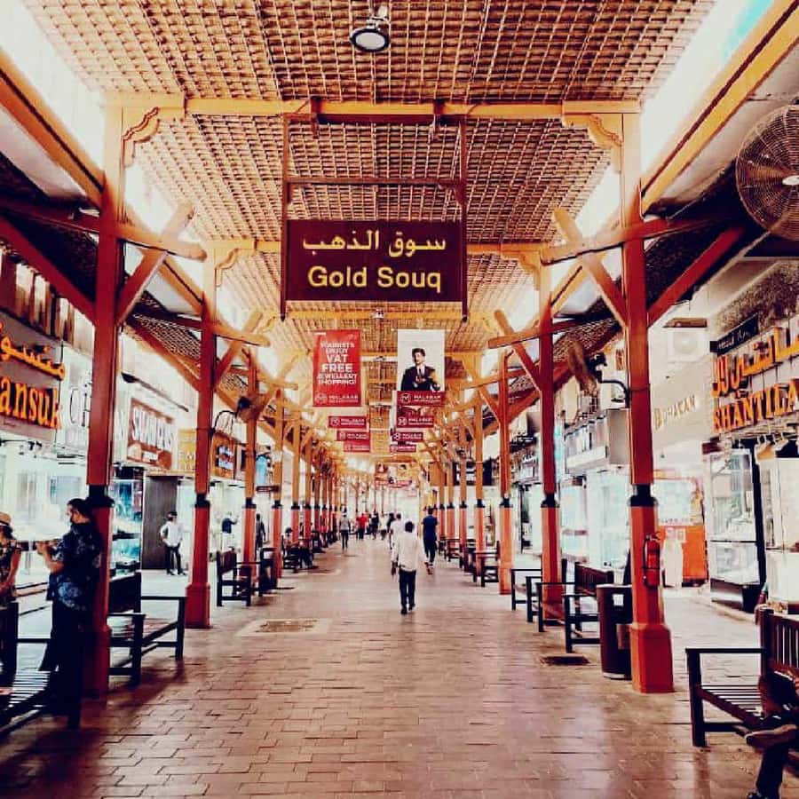 Walking Tour in Old Dubai.with Local Friend - Al Seef and Al Bastakiya: old ideas, restored streets