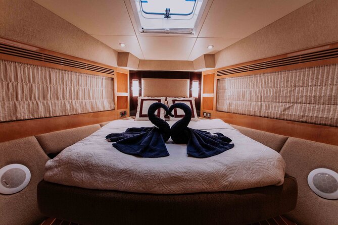 Yacht Trip Dubai : Book 56 ft Premium Yacht up to 21 people - Is $870.81 good value for your group?
